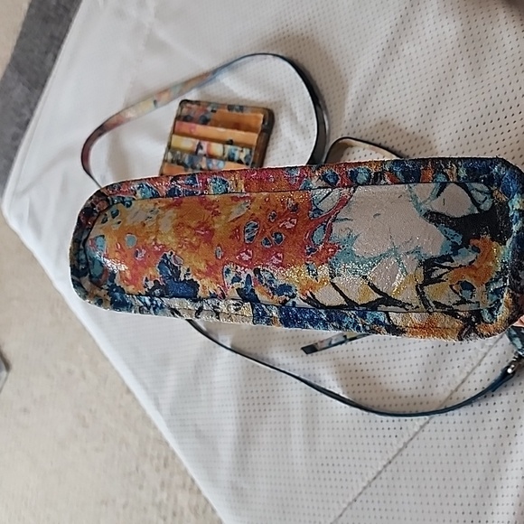 Hobo small cadence crossbody with wallet - Picture 2 of 7